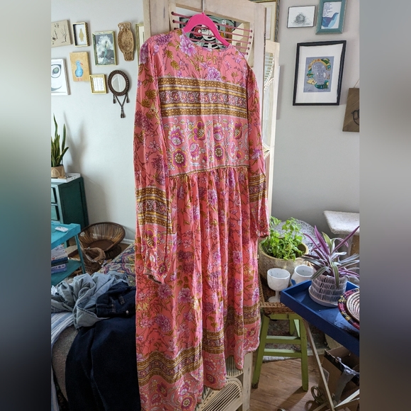 Long sleeve Maxi Dress, deep V neck and tassel ties size 16 - Picture 8 of 9